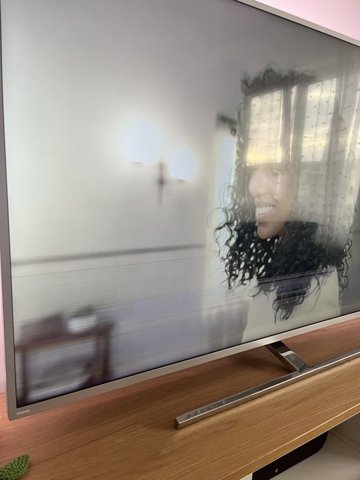 Philips one Ambilight 146cm