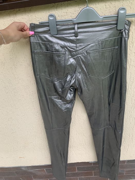 Colanti argintii Pinko