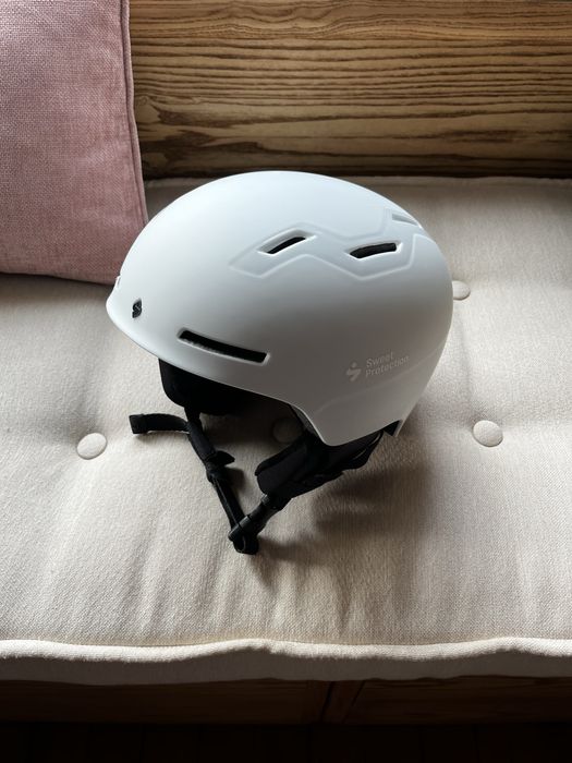 Зимна каска за ски/сноуборд sweet protection