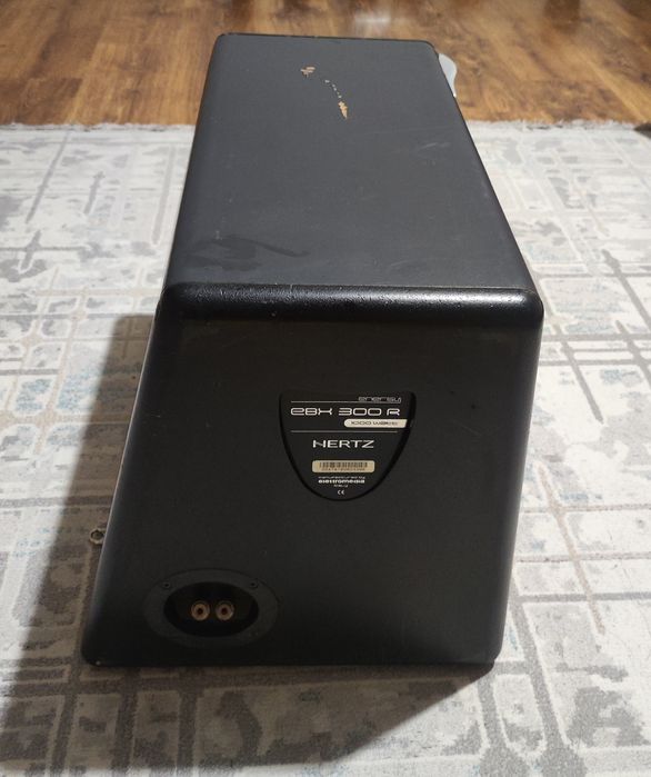 Сабвуфер Hertz EBX 300R