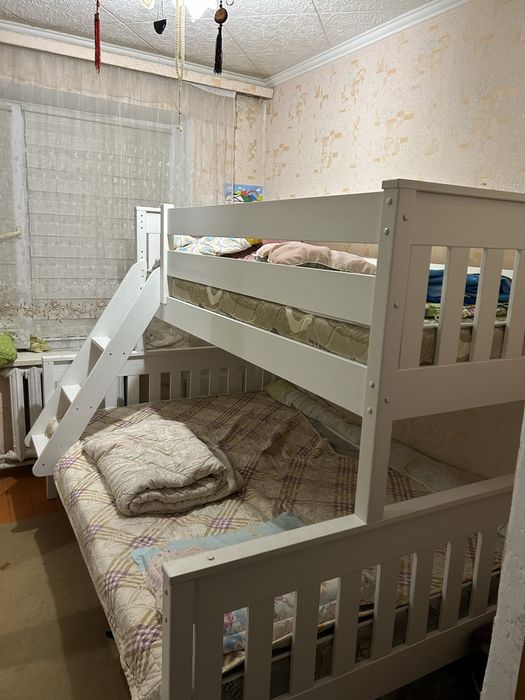 Кровать двухъярусная