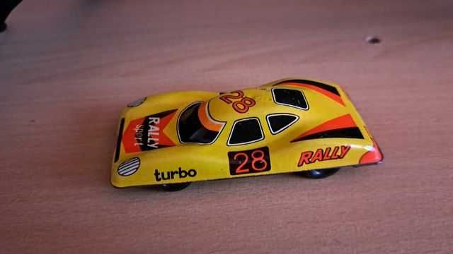 Machete / jucarii vechi