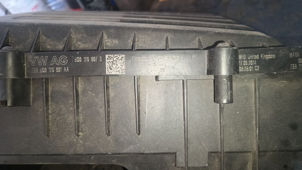 Carcasa filtru aer VW Golf 7 Audi A3 Skoda Octavia Seat Leon 5Q0129607