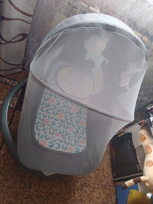 Продам шезлонг детский электрический с песнями колыбельные