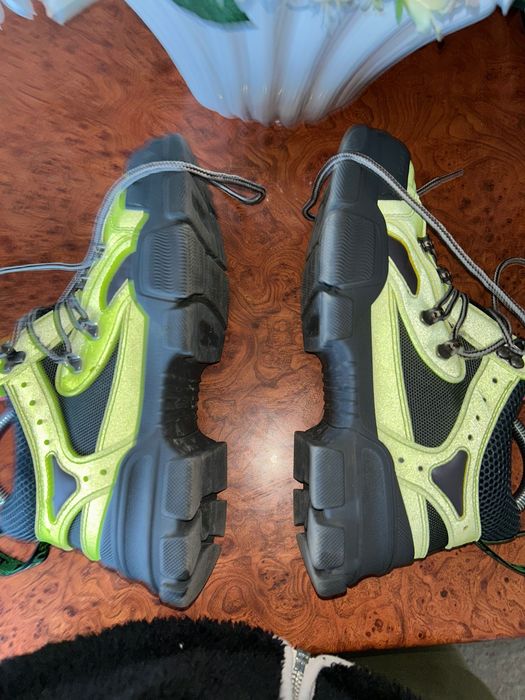 neon yellow Gucci Flashtrek