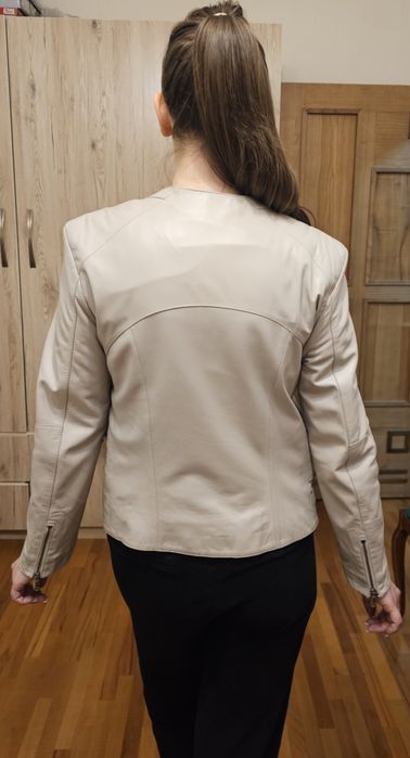 Продаю новые кожаные куртки.Привезли  на заказ.Размер не подошёл.