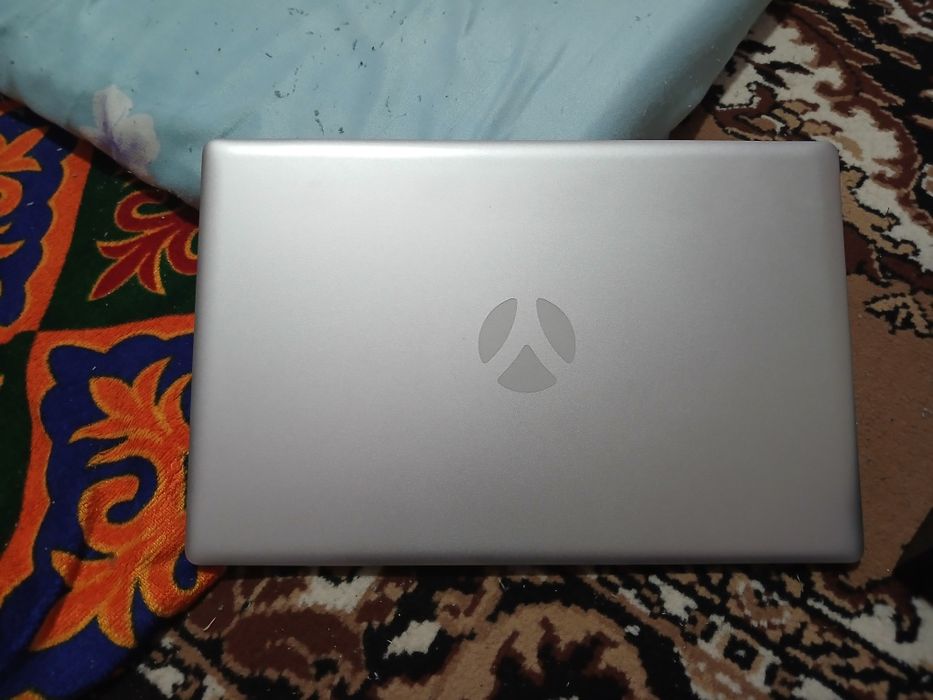 Ноутбук сатылады