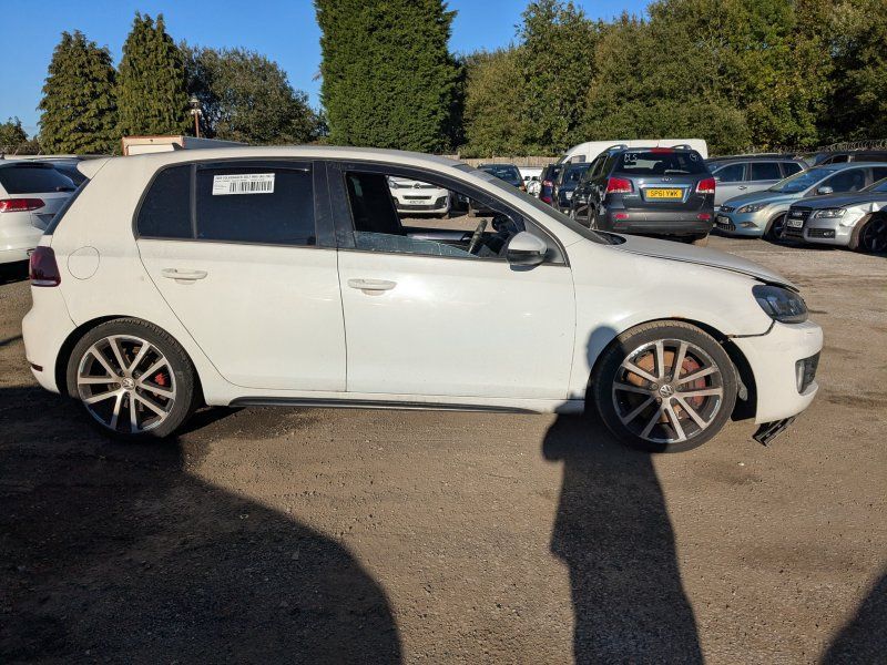 Dezmembrari / Dezmembrez Volkswagen Golf 6 (5K1) GTD 2.0 TDI CBBB cutie viteze manuala cod culoare LB9A