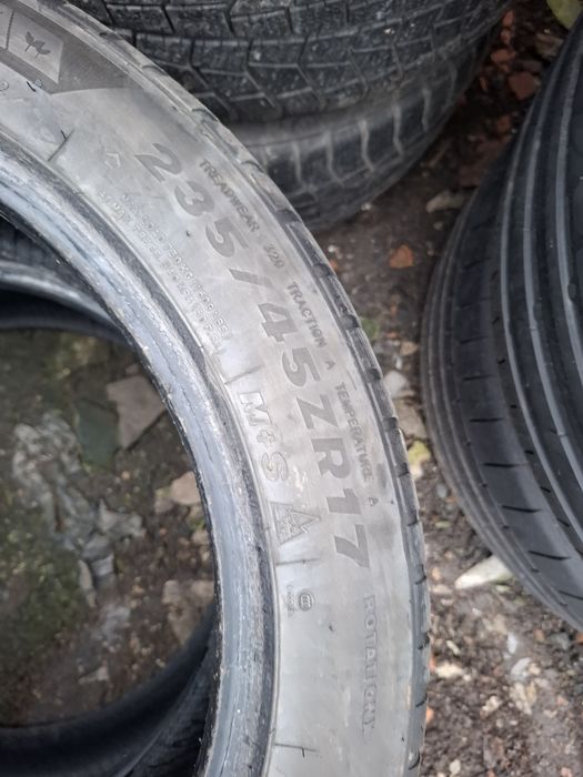 Vand 2 anvelope 235 45 17 de iarna dot 2022