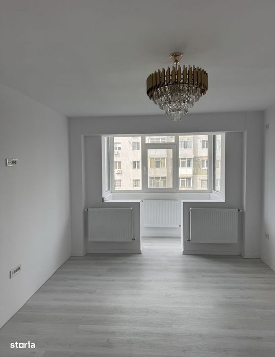 Apartament cu 4 camere de vânzare în zona Calea Călărașilor