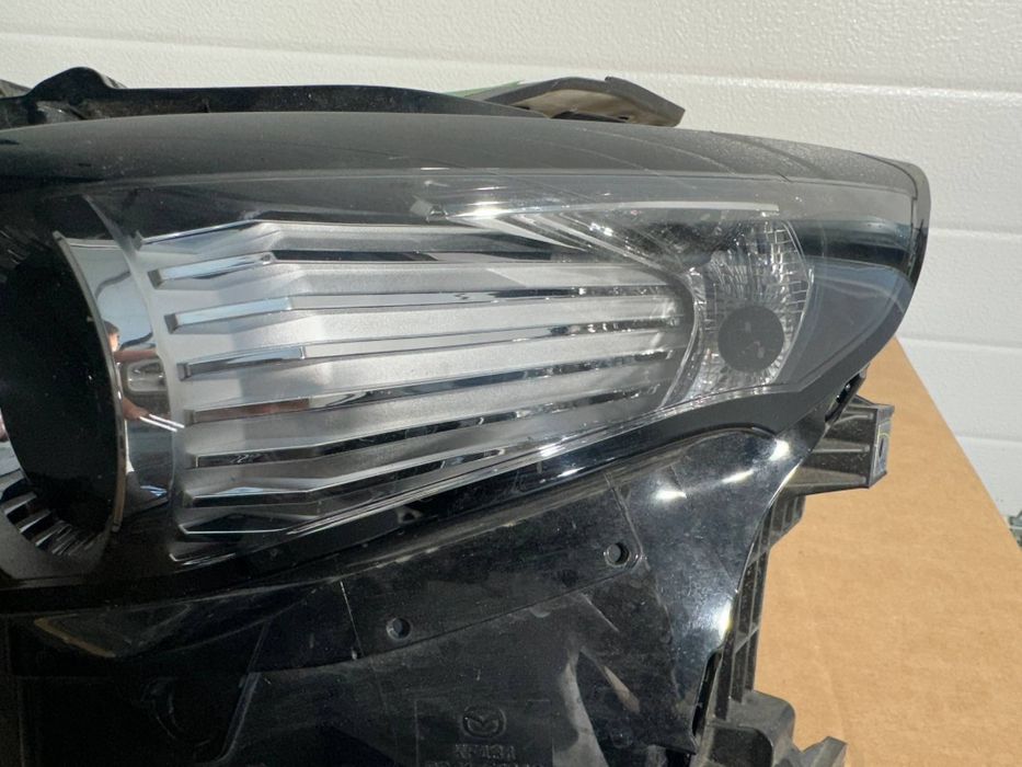 Far stanga / dreapta complete Mazda CX-30 2020/2021/2022/2023 12 Pini