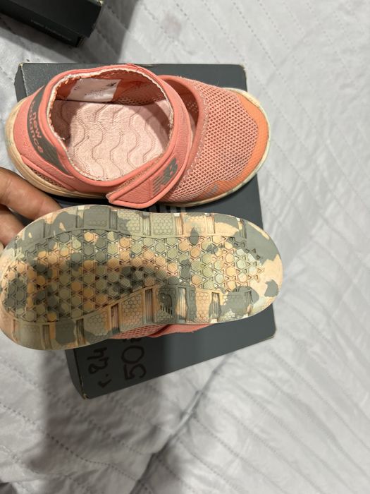 Sandale NewBalance fetite