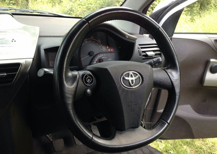 Тойота IQ/Toyota iQ 1.0vvti 2010г НА ЧАСТИ