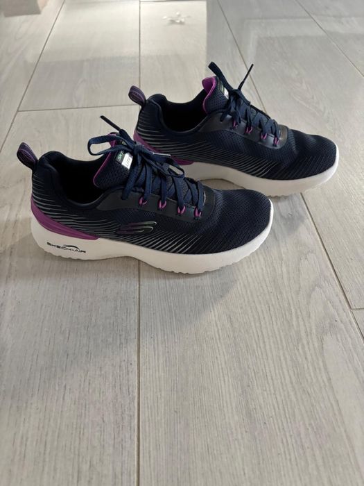 Adidasi Skechers marimea 36