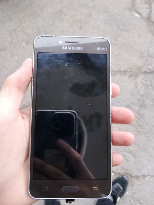 Продам телефон самсунг