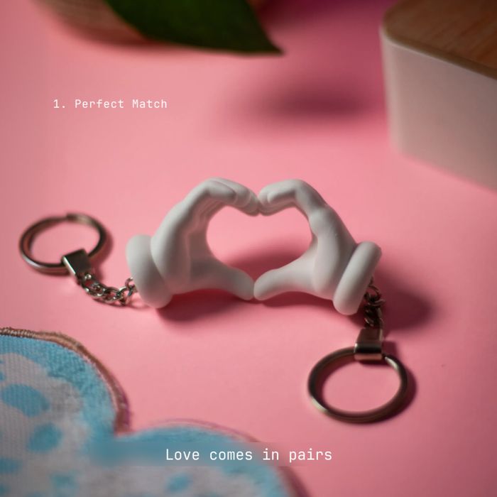 Подвесы на сумку(брелки) к 8 марта (парные)