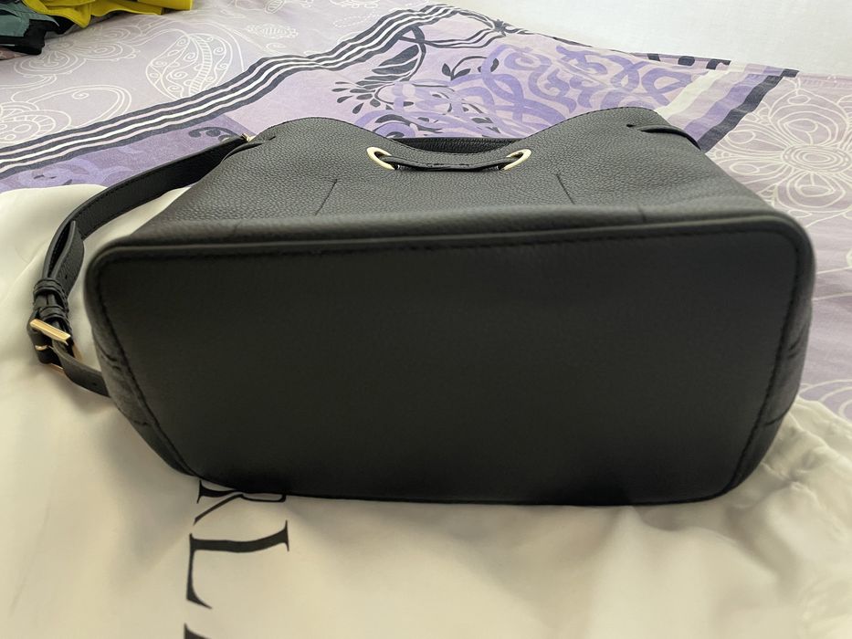 Оригинална черна чанта  Furla