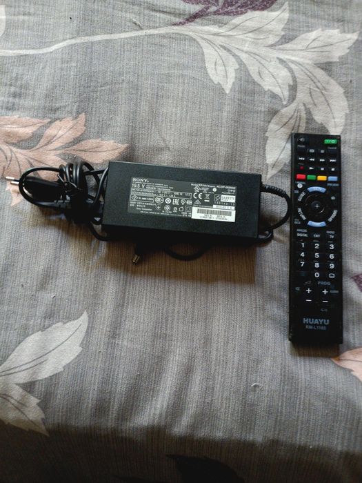 Продаю Блок 5000тысяч. Пульт 3000тычячи .