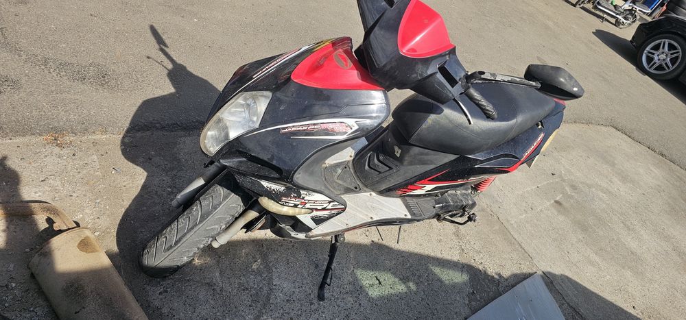 Scuter 50cc benzina Luxon