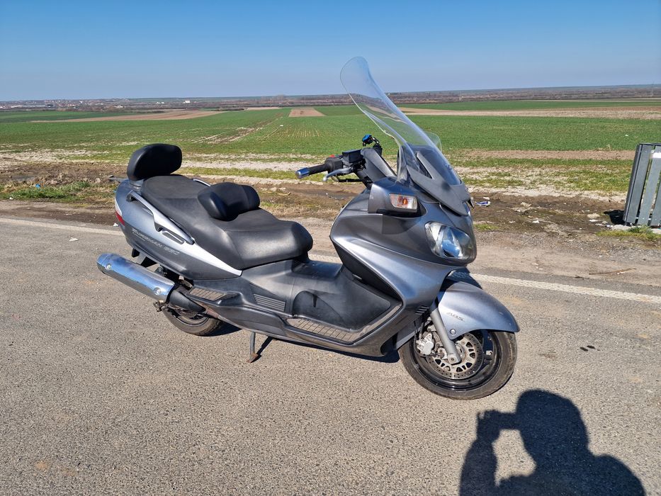 Vând Suzuki Burgman an650 28000km executiv