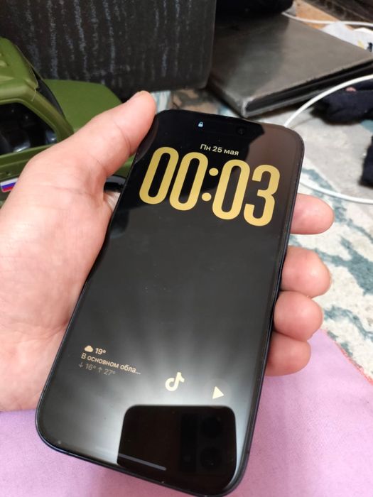 Продам Айфон 15 про 256гб