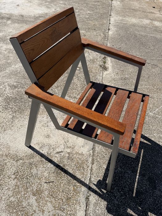 Scaune ca noi lemn cu fier stare ca noi