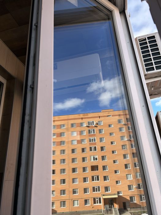 Робот мойщик окон с распылением