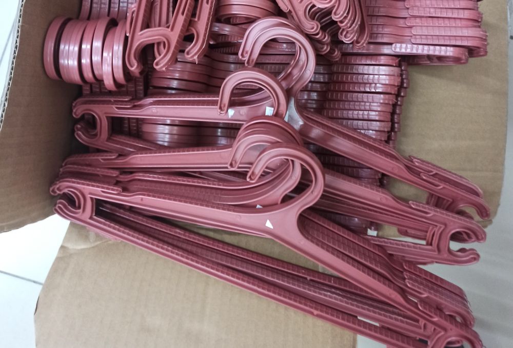 Продам плечики для одежды 100тг