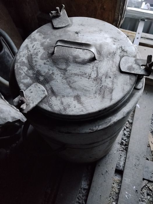 Продам флягу литров