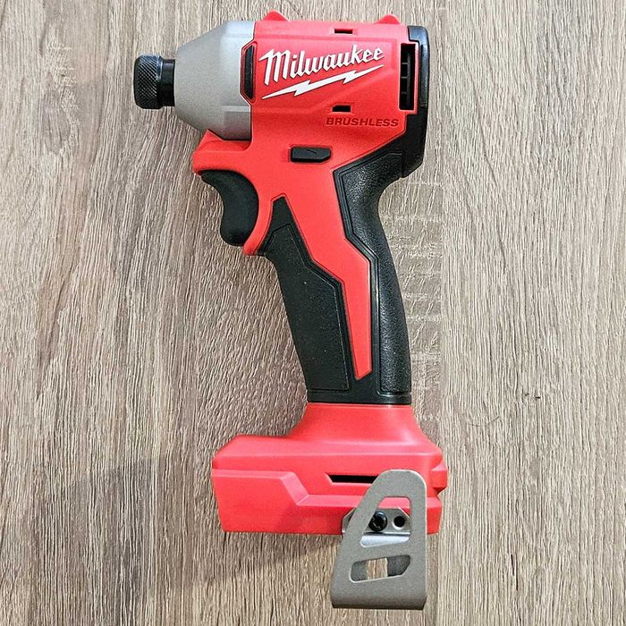 Нов ударен гайковерт Milwaukee M18 BLIDRC-0 18V 190 Nm, безчетков Impact, без батерия и зарядно