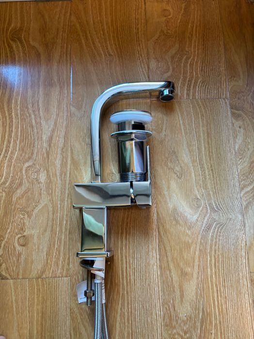 Baterie baie XORA cromată