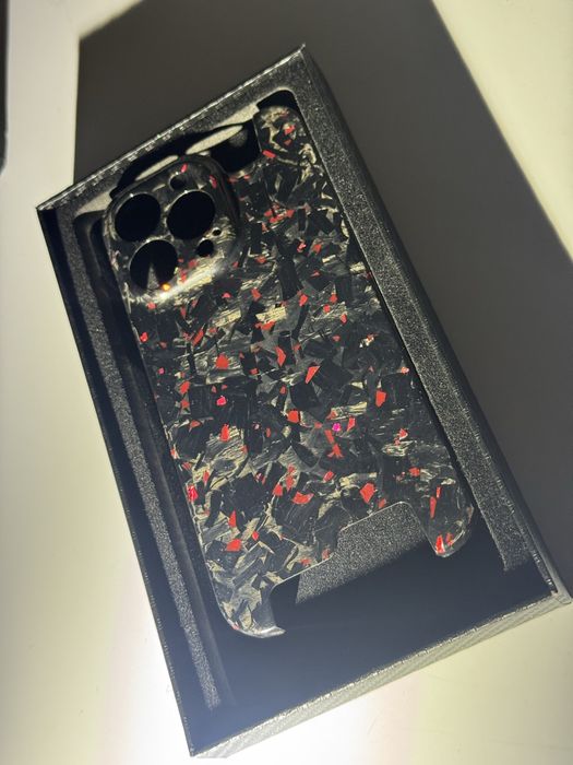 CarbonCase 13 pro. Carbon chexol 13pro