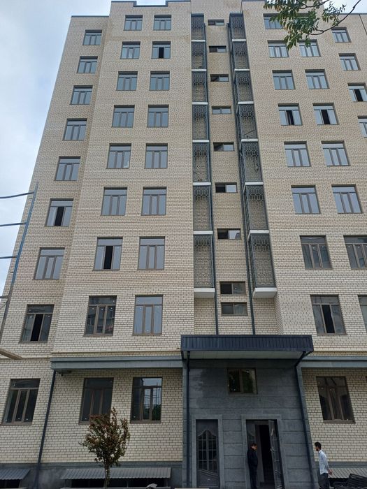 Yangixayot tumani Dòstlikda 2 xonali karobka xolatida kvartira sotilad