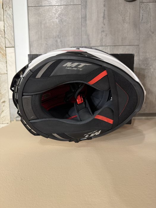 Каска MT thunder 4