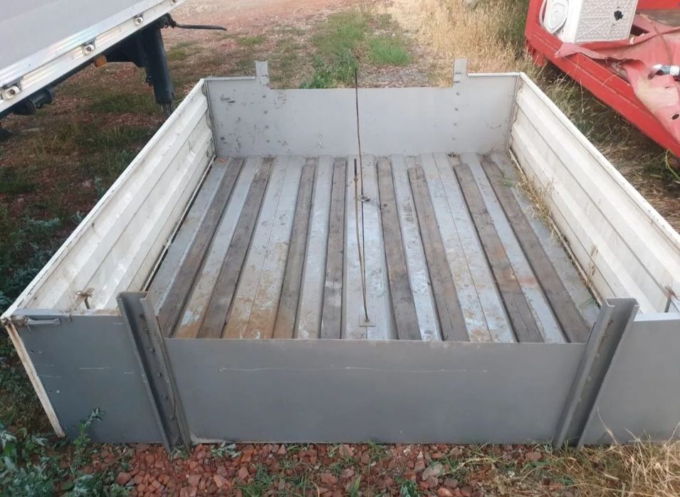 Vand lada pentru paleti Semiremorca