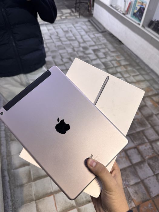 Айпад айр 2 в хорошем состояние