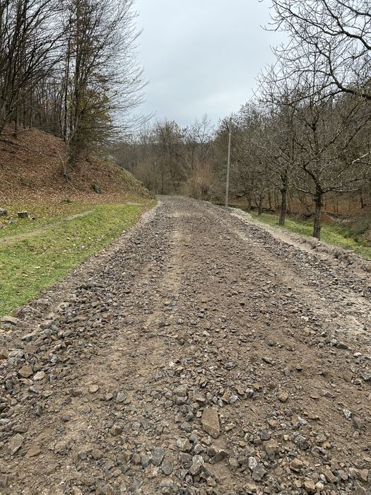 Inchiriez autogreder execut drumuri forestiere pietruite si cilindrat