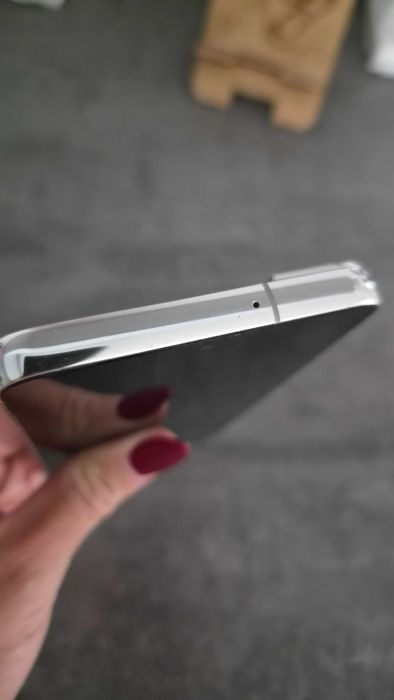 Продам Samsung s22