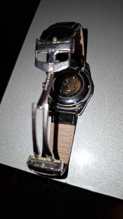 Продаются часы БУ