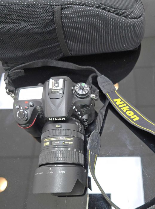 Продава се Nikon D7100 + обектив Nikon 18-70mm f/3.5-4.5G VR