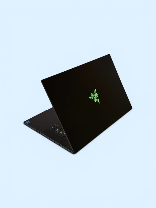 Геймърски Лаптоп 15.6’QHD 165Hz RTX 3080 8GB Core I7-11800H Razer Blade Advanced 15 32GB DDR4 1TB SSD