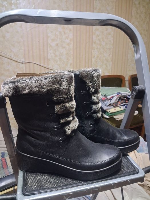 Продам зимние сапоги