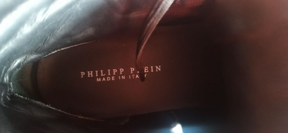 Adidași gheata,43  mai multe poze în privat