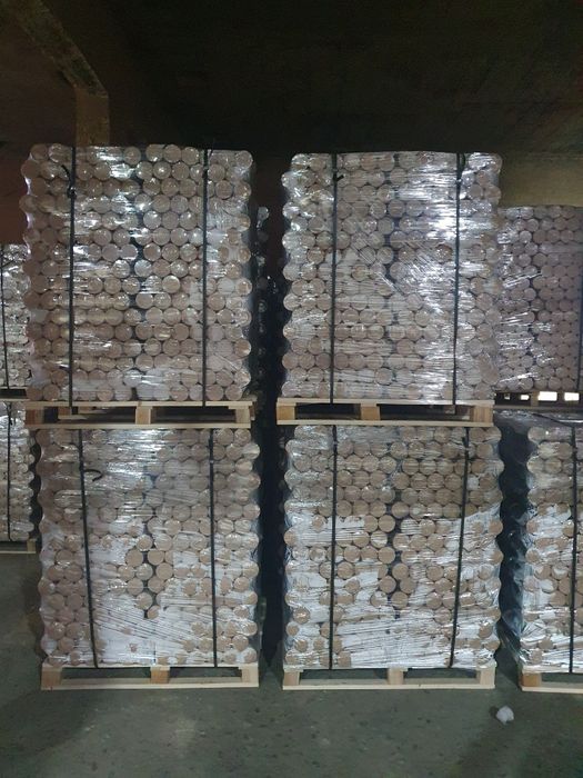 Lemn de foc de fag 100/100 livrat la domiciliu, un palet are 1,6 metri