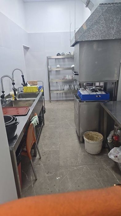 Сдается коммерческое помещение под кафе с оборудованной кухней