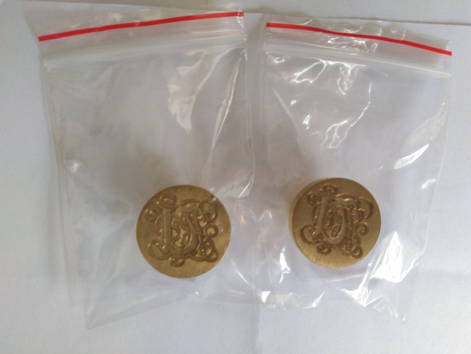 Sigiliu ceara litera U stilizata metal stampila amprenta aurie 25 mm