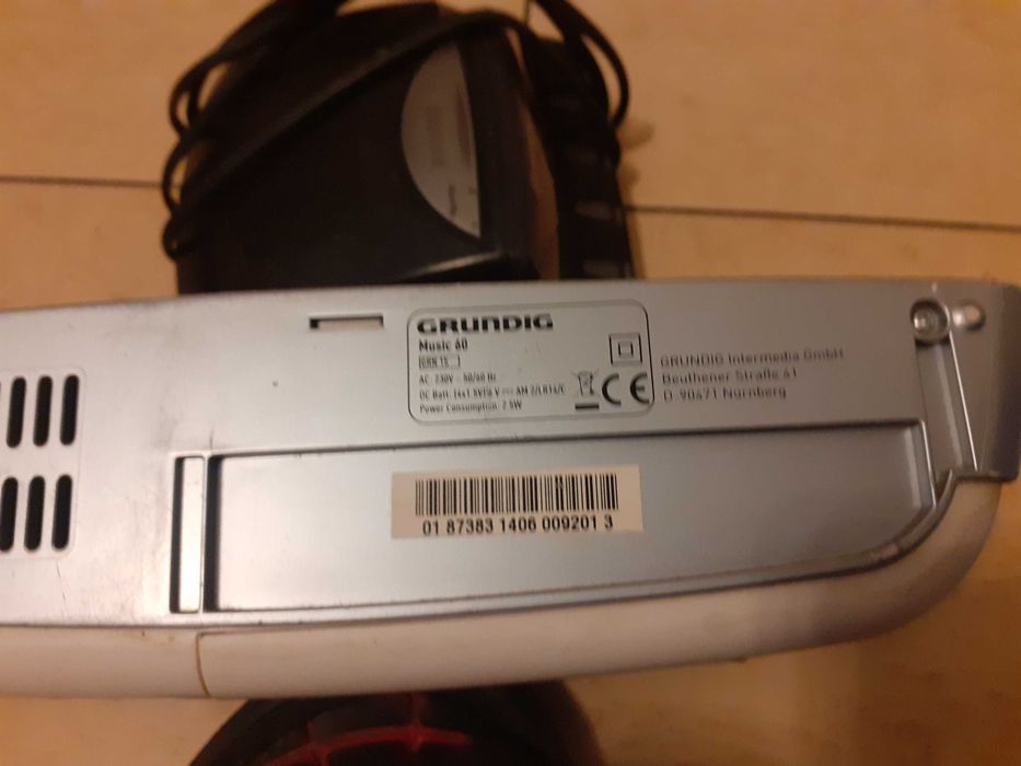 radio portabil analogic Grundig