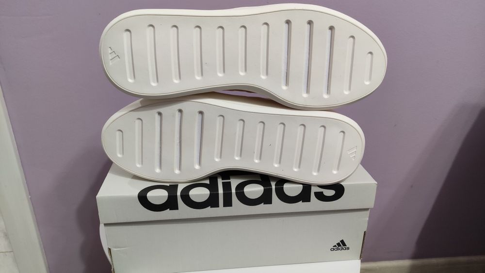 Нови мъжки Adidas 44 2/3 модел Mullaly