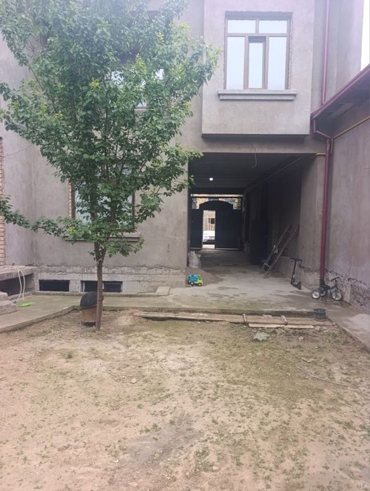 Ҳовли сотилади Зенитда