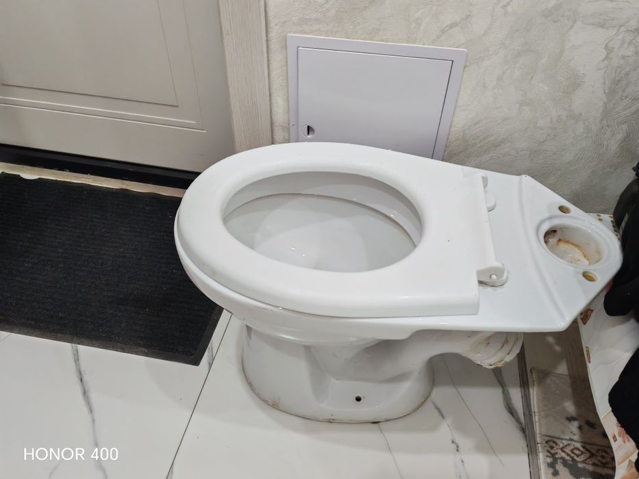 Продам унитаз под Стройку..
